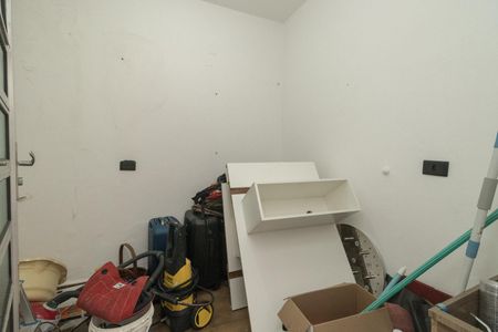 Casa à venda com 288m², 2 quartos e 2 vagas Casa à venda com 288m², 2 quartos e 2 vagasDepósito