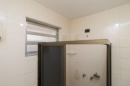Casa à venda com 288m², 2 quartos e 2 vagas Casa à venda com 288m², 2 quartos e 2 vagasBanheiro da suíte