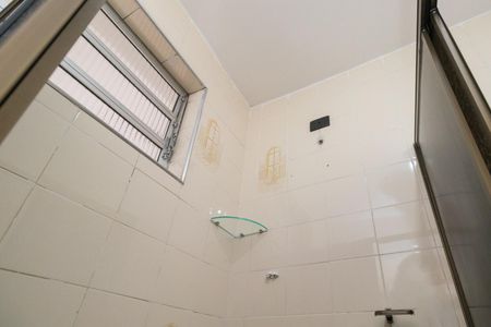 Casa à venda com 288m², 2 quartos e 2 vagas Casa à venda com 288m², 2 quartos e 2 vagasBanheiro da suíte