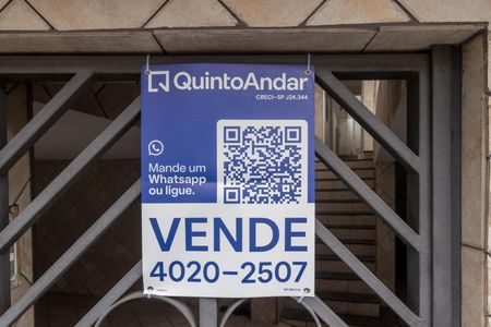 Casa à venda com 288m², 2 quartos e 2 vagas Casa à venda com 288m², 2 quartos e 2 vagasPlaca instalada