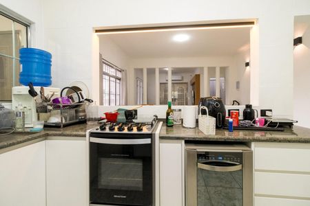 Casa à venda com 288m², 2 quartos e 2 vagas Casa à venda com 288m², 2 quartos e 2 vagasCozinha