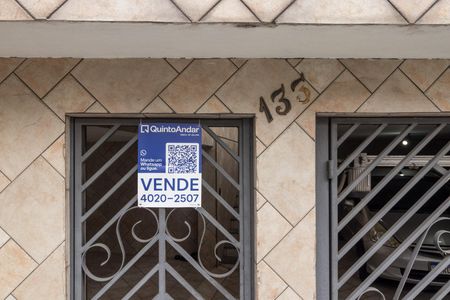 Casa à venda com 288m², 2 quartos e 2 vagas Casa à venda com 288m², 2 quartos e 2 vagasPlaca instalada