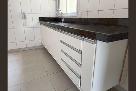 Apartamento para alugar com 110m², 3 quartos e 2 vagas Apartamento para alugar com 110m², 3 quartos e 2 vagasCozinha - Armários
