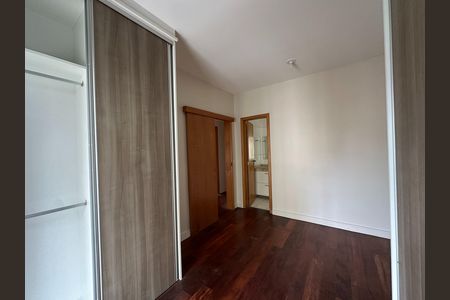 Apartamento para alugar com 110m², 3 quartos e 2 vagas Apartamento para alugar com 110m², 3 quartos e 2 vagasSuíte