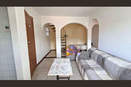 Studio para alugar com 140m², 1 quarto e sem vaga Studio para alugar com 140m², 1 quarto e sem vagaSala