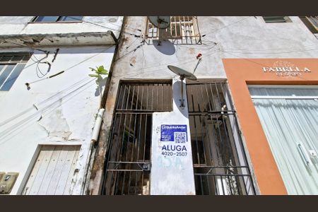 Placa instalada  de kitnet/studio para alugar com 1 quarto, 140m² em Pituaçu, Salvador