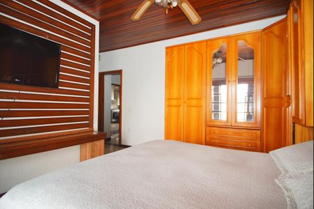 Casa para alugar com 240m², 4 quartos e 5 vagasQuarto 2 - Suíte