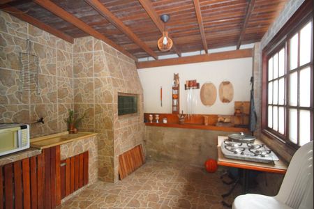 Churrasqueira de casa para alugar com 4 quartos, 240m² em Santa Rosa de Lima, Porto Alegre