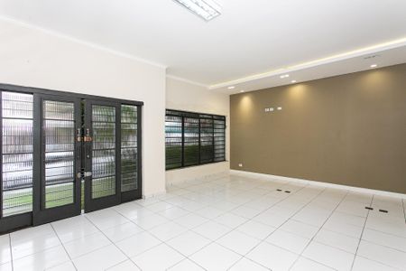 Casa para alugar com 400m², 3 quartos e 1 vaga Casa para alugar com 400m², 3 quartos e 1 vagaSala