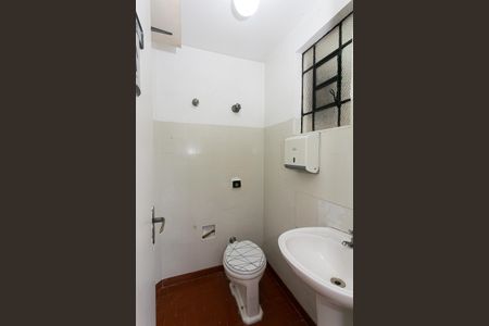 Casa para alugar com 400m², 3 quartos e 1 vaga Casa para alugar com 400m², 3 quartos e 1 vagaBanheiro de Serviço