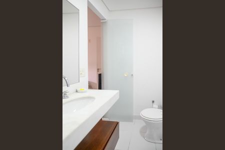 Apartamento à venda com 120m², 2 quartos e 2 vagas Apartamento à venda com 120m², 2 quartos e 2 vagasBanheiro Quarto 1 - Suite