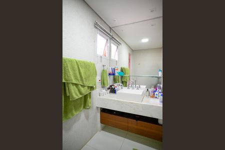 Apartamento à venda com 120m², 2 quartos e 2 vagas Apartamento à venda com 120m², 2 quartos e 2 vagasBanheiro Quarto 2 - Suite
