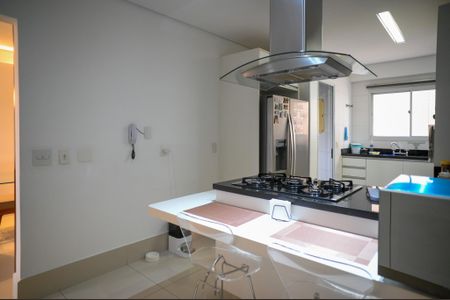 Apartamento à venda com 120m², 2 quartos e 2 vagas Apartamento à venda com 120m², 2 quartos e 2 vagasCozinha