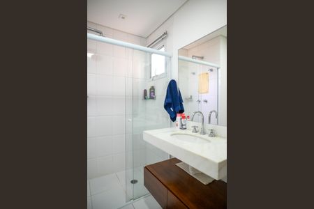 Apartamento à venda com 120m², 2 quartos e 2 vagas Apartamento à venda com 120m², 2 quartos e 2 vagasBanheiro Quarto 1 - Suite