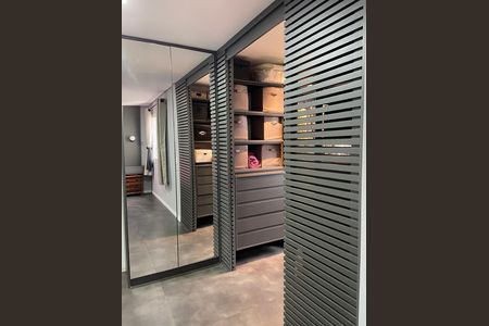 Apartamento à venda com 143m², 2 quartos e 2 vagas Apartamento à venda com 143m², 2 quartos e 2 vagasQuarto 1 Closet