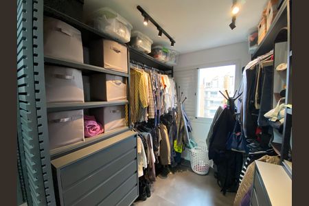 Apartamento à venda com 143m², 2 quartos e 2 vagas Apartamento à venda com 143m², 2 quartos e 2 vagasCloset