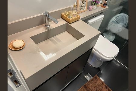Apartamento à venda com 143m², 2 quartos e 2 vagas Apartamento à venda com 143m², 2 quartos e 2 vagasBanheiro