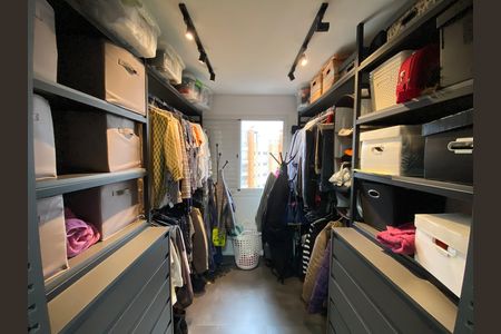 Apartamento à venda com 143m², 2 quartos e 2 vagas Apartamento à venda com 143m², 2 quartos e 2 vagasCloset