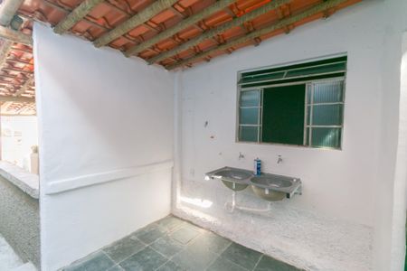 Casa para alugar com 45m², 2 quartos e sem vaga