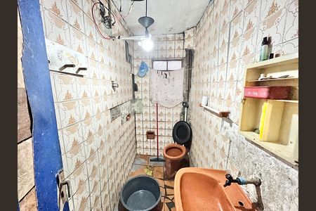 Banheiro de casa para alugar com 1 quarto, 35m² em Jardim Santa Cruz, São Paulo