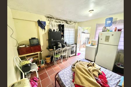 Sala/Quarto/Cozinha de casa para alugar com 1 quarto, 35m² em Jardim Santa Cruz, São Paulo
