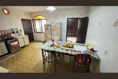 Casa à venda com 100m², 3 quartos e 2 vagas