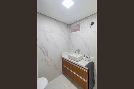 Apartamento à venda com 55m², 2 quartos e 1 vaga Apartamento à venda com 55m², 2 quartos e 1 vagaBanheiro