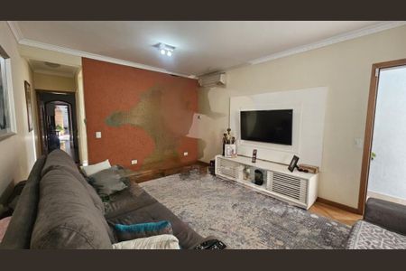 Casa à venda com 3 quartos, 136m² em Cupecê, São Paulo