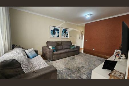 Casa à venda com 3 quartos, 136m² em Cupecê, São Paulo