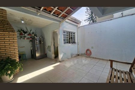 Casa à venda com 136m², 3 quartos e 2 vagas