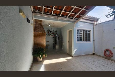 Casa à venda com 136m², 3 quartos e 2 vagas