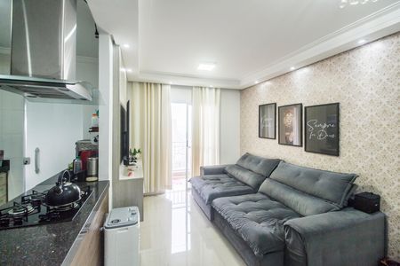 Sala  de apartamento à venda com 2 quartos, 72m² em Jardim Tupanci, Barueri