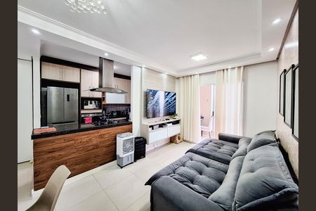 Sala  de apartamento à venda com 2 quartos, 72m² em Jardim Tupanci, Barueri
