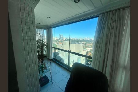 Apartamento à venda com 201m², 4 quartos e 4 vagas Apartamento à venda com 201m², 4 quartos e 4 vagasVaranda