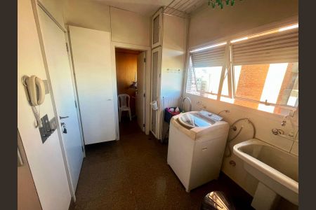 Área de serviço de apartamento à venda com 4 quartos, 201m² em Higienópolis, São Paulo