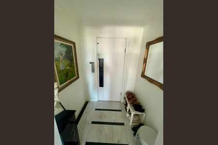 Apartamento à venda com 201m², 4 quartos e 4 vagas Apartamento à venda com 201m², 4 quartos e 4 vagasSala
