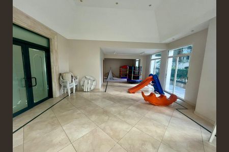 Apartamento à venda com 201m², 4 quartos e 4 vagas Apartamento à venda com 201m², 4 quartos e 4 vagasÁrea externa