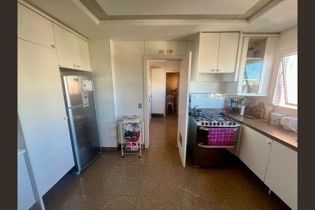 Cozinha de apartamento à venda com 4 quartos, 201m² em Higienópolis, São Paulo