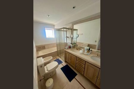 Apartamento à venda com 201m², 4 quartos e 4 vagas Apartamento à venda com 201m², 4 quartos e 4 vagasBanheiro Suíte