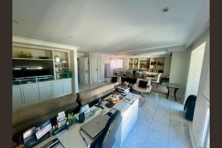 Apartamento à venda com 201m², 4 quartos e 4 vagas Apartamento à venda com 201m², 4 quartos e 4 vagasSala