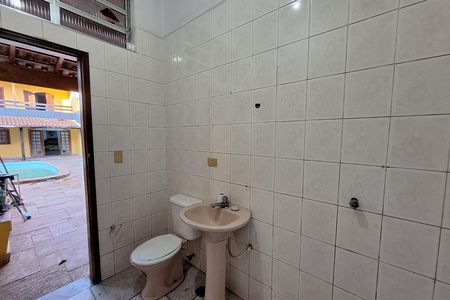 Casa para alugar com 207m², 2 quartos e 5 vagasBanheiro Social