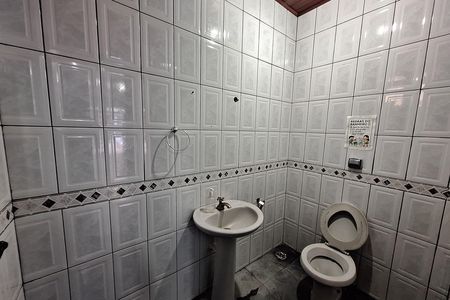 Casa para alugar com 207m², 2 quartos e 5 vagasBanheiro