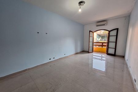 Casa para alugar com 207m², 2 quartos e 5 vagasSuíte