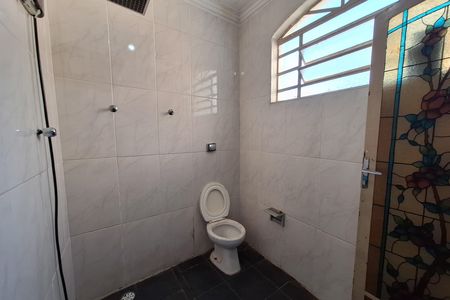 Casa para alugar com 207m², 2 quartos e 5 vagasBanheiro da Suíte