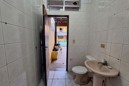 Casa para alugar com 207m², 2 quartos e 5 vagasBanheiro Social
