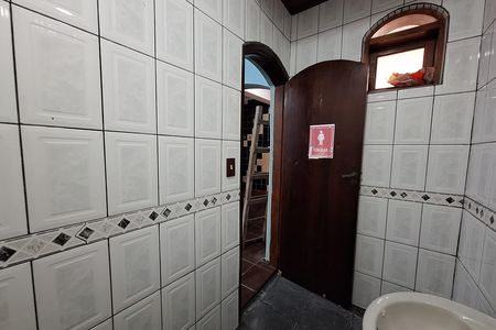 Casa para alugar com 207m², 2 quartos e 5 vagasBanheiro