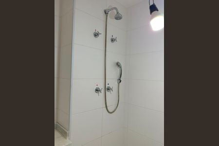 Banheiro  social de kitnet/studio à venda com 1 quarto, 26m² em Perdizes, São Paulo