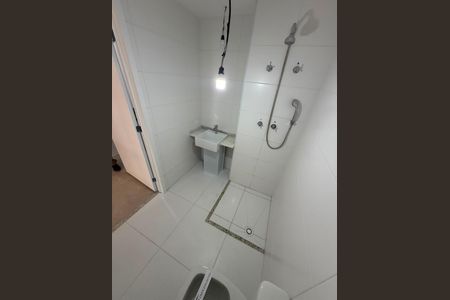 Banheiro  de kitnet/studio à venda com 1 quarto, 26m² em Perdizes, São Paulo