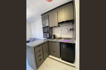 Cozinha de apartamento para alugar com 1 quarto, 24m² em Butantã, São Paulo