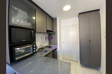 Cozinha de apartamento para alugar com 1 quarto, 24m² em Butantã, São Paulo